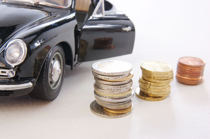 Durch einen KFZ Versicherungsvergleich Kosten sparen - auto autowert beifahrer besitzen car fahren fahrer finanzen geld haftpfhlicht kasko kleingeld kosten münzen rad schätzung steuer teuer tür unterhaltung unterhaltungskosten vergnügen versicherung volkasko wert.