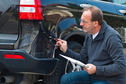 Höhere Preise für Vielfahrer - accident appraisals auto autounfall autoversicherung autowerkstatt beschädigt beule beulen blechschaden car claims gutachten gutachter haftpflicht insurance kasko kfz kfz-versicherung kfz-werkstatt malus mann parkschaden photo sachschaden sachverständige sachverständiger schaden schadensabwicklung schadensfall schadensreferent straßenverkehr unfall unfallschaden unfallversicherung verkehrsunfall versichert versicherte versicherung versicherungen versicherungsschaden vollkasko werkstatt.